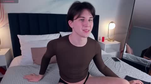 Snapshot of adrianoaubert chatting on March 10, 6:27 am adrianoaubert online show from March 10, 6:27 am