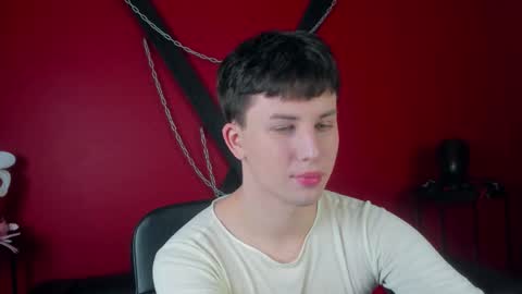 Snapshot of adrianoaubert chatting on September 13, 10:15 am adrianoaubert online show from September 13, 10:15 am