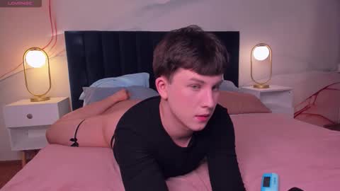 Snapshot of adrianoaubert chatting on September 21, 3:08 am adrianoaubert online show from September 21, 3:08 am