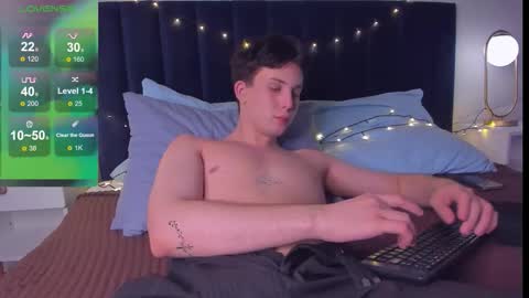 Snapshot of adrianoaubert chatting on October 12, 4:39 pm adrianoaubert online show from October 12, 4:39 pm