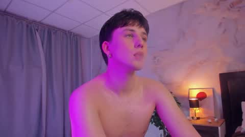 Snapshot of adrianoaubert chatting on October 25, 4:13 pm adrianoaubert online show from October 25, 4:13 pm