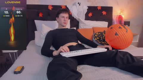 Snapshot of adrianoaubert chatting on October 27, 4:27 am adrianoaubert online show from October 27, 4:27 am