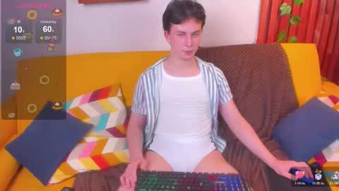 Snapshot of adrianoaubert chatting on October 31, 3:35 pm adrianoaubert online show from October 31, 3:35 pm