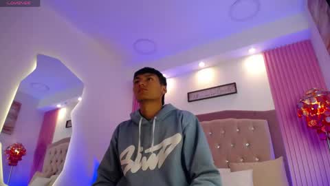 adrianstark_ online show from June 4, 12:44 pm