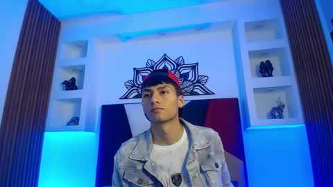 adrianstark_ online show from June 5, 12:55 pm