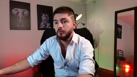 Snapshot of adrianwilliams_ chatting on February 14, 12:09 am Adrian Williams online show from February 14, 12:09 am