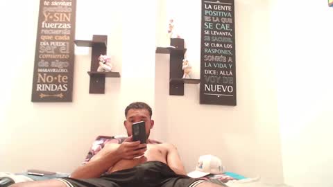 adriel_and_risitos_ online show from October 16, 2:01 am