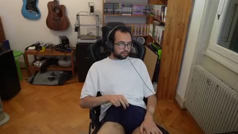 Snapshot of adrien_b chatting on July 8, 3:16 pm adrien_b online show from July 8, 3:16 pm
