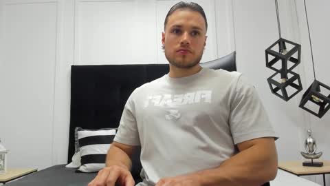 Adrein Roche online show from September 16, 10:55 pm