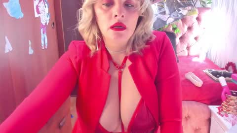 adriiana_fox_ online show from January 31, 8:33 pm