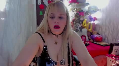 adriiana_fox_ online show from April 22, 2:51 pm