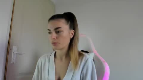 adventurina online show from November 11, 9:53 am