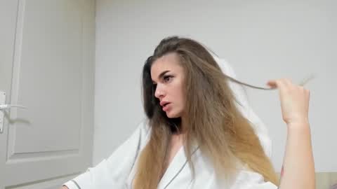 adventurina online show from November 19, 12:27 pm