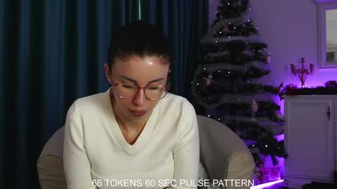 Aelia online show from December 29, 9:28 am