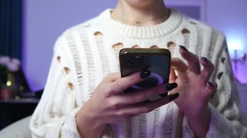 Aelia online show from October 13, 4:01 am