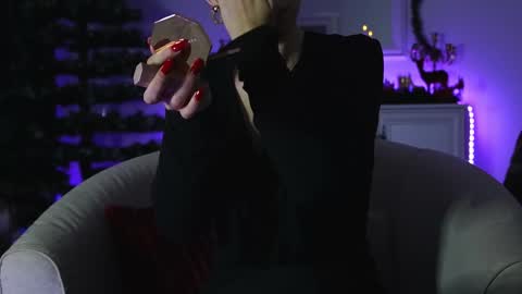 Aelia online show from November 22, 5:17 am