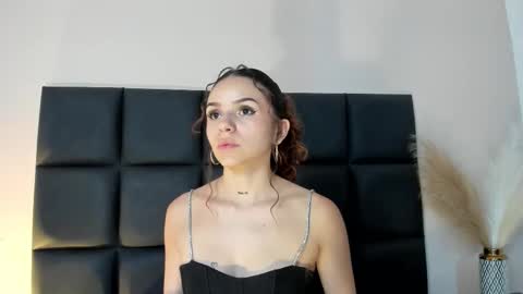 aelinduvalier online show from December 5, 7:10 pm