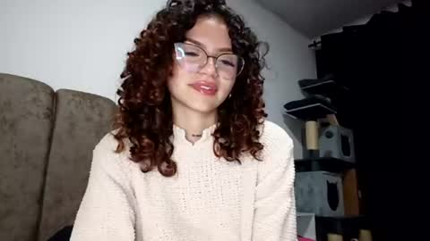 Snapshot of aelinfireheart chatting on July 10, 3:44 am Aelin online show from July 10, 3:44 am