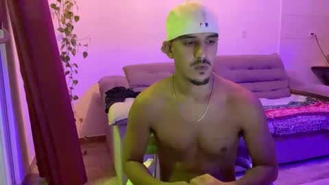 Snapshot of aelucius chatting on January 9, 2:47 am Luci online show from January 9, 2:47 am