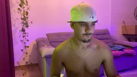 Snapshot of aelucius chatting on January 10, 2:02 am Luci online show from January 10, 2:02 am