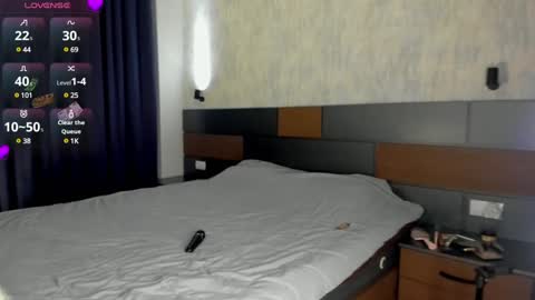 Snapshot of aeries_steel chatting on December 24, 4:55 am Aeries online show from December 24, 4:55 am