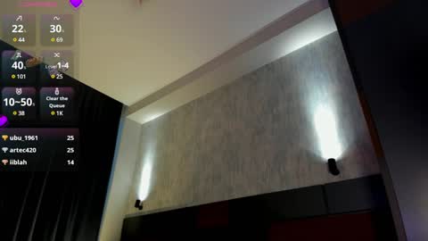 Snapshot of aeries_steel chatting on December 25, 9:13 am Aeries online show from December 25, 9:13 am