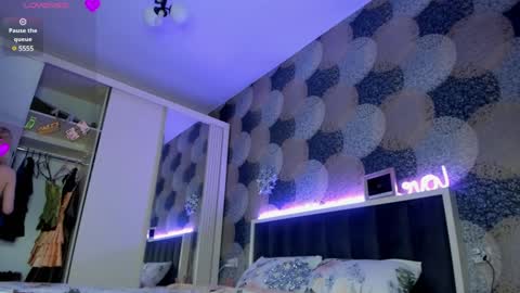 Snapshot of aeries_steel chatting on December 27, 4:36 am Aeries online show from December 27, 4:36 am