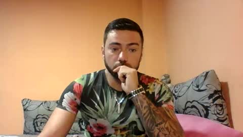 Snapshot of aerthurethan chatting on October 14, 7:53 am aerthurethan online show from October 14, 7:53 am