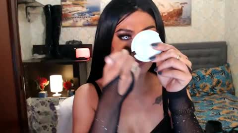 Snapshot of affairtoyourgoddesskhendra chatting on December 11, 9:55 pm Dominant Goddess Contessa online show from December 11, 9:55 pm