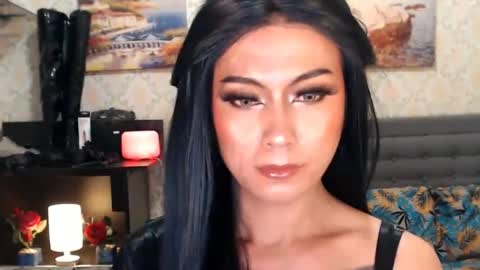 Snapshot of affairtoyourgoddesskhendra chatting on December 13, 8:58 pm Dominant Goddess Contessa online show from December 13, 8:58 pm