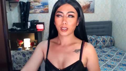 Snapshot of affairtoyourgoddesskhendra chatting on December 30, 4:42 am Dominant Goddess Contessa online show from December 30, 4:42 am