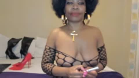 Snapshot of aficangagqueen chatting on July 29, 10:19 pm AfricanSquirtQueen online show from July 29, 10:19 pm