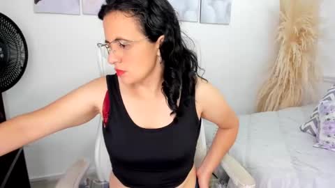 Snapshot of africa_holmes chatting on February 9, 1:55 am Africa online show from February 9, 1:55 am