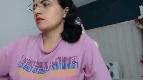 Snapshot of africa_holmes chatting on February 23, 2:40 am Africa online show from February 23, 2:40 am