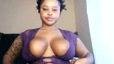 Snapshot of africanboobies24 chatting on August 6, 9:22 am africanboobies24 online show from August 6, 9:22 am