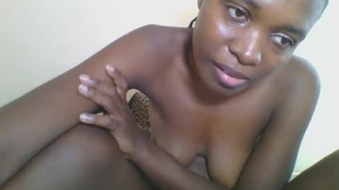 Snapshot of africancutegal chatting on May 2, 11:54 pm Yvonne online show from May 2, 11:54 pm