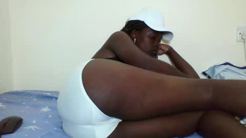 Snapshot of africancutegal chatting on July 28, 6:53 pm Yvonne online show from July 28, 6:53 pm