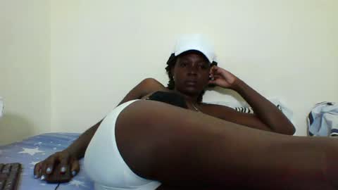 Snapshot of africancutegal chatting on July 28, 7:39 pm Yvonne online show from July 28, 7:39 pm