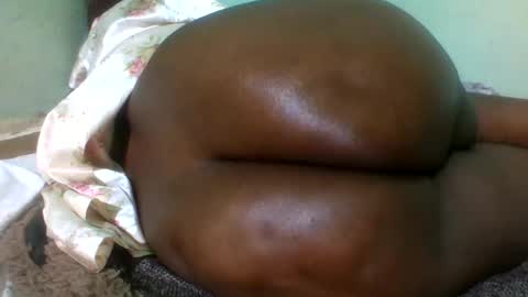 Snapshot of africangal6677 chatting on June 2, 7:10 am africangal6677 online show from June 2, 7:10 am