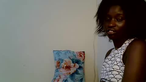 Snapshot of africanuh chatting on April 4, 5:43 pm Africanuh online show from April 4, 5:43 pm