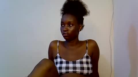 Snapshot of africanuh chatting on April 12, 3:39 pm Africanuh online show from April 12, 3:39 pm