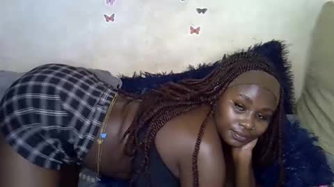 Snapshot of afrii_kity chatting on May 19, 1:56 am afrii_kity online show from May 19, 1:56 am