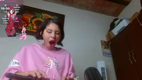 Snapshot of afrodita_024 chatting on June 6, 4:23 pm afrodita_024 online show from June 6, 4:23 pm