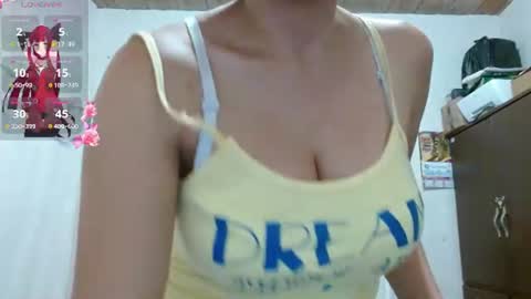 Snapshot of afrodita_024 chatting on June 15, 12:40 pm afrodita_024 online show from June 15, 12:40 pm