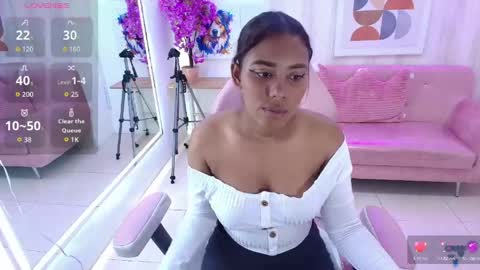 afrodita_loren online show from April 28, 3:33 am