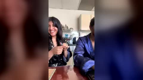 Snapshot of afroditapolo chatting on July 16, 6:36 pm Afrodita Y Polo online show from July 16, 6:36 pm