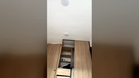 afroditawild online show from April 16, 3:35 pm