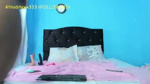 Snapshot of afroditaxx333 chatting on July 13, 3:37 pm Afrodita online show from July 13, 3:37 pm