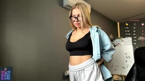 Snapshot of afterdeep chatting on June 6, 9:08 pm Mila -call me cute online show from June 6, 9:08 pm