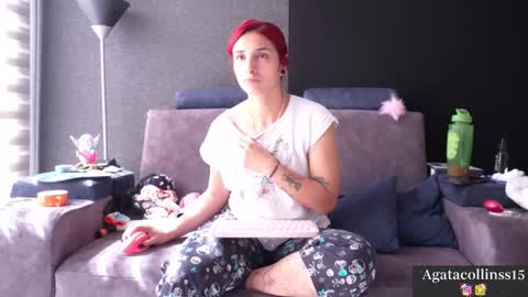 Snapshot of agatacollinsss chatting on November 18, 2:43 pm Agata Collinss online show from November 18, 2:43 pm